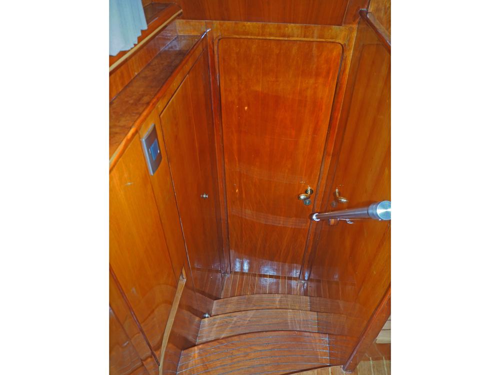 Aft cabin, Accommodation